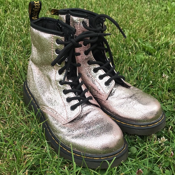 Dr. Martens Crinkle Metallic Lace Up Boots Size 5 Girls in Pink Disco Crinkle - Picture 1 of 11